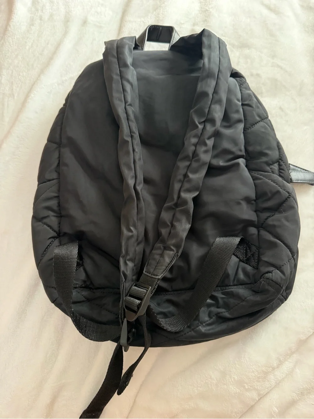 Marc Jacobs Black Quilted Nylon Backpack with Gold Plaque - Picture 4 of 7